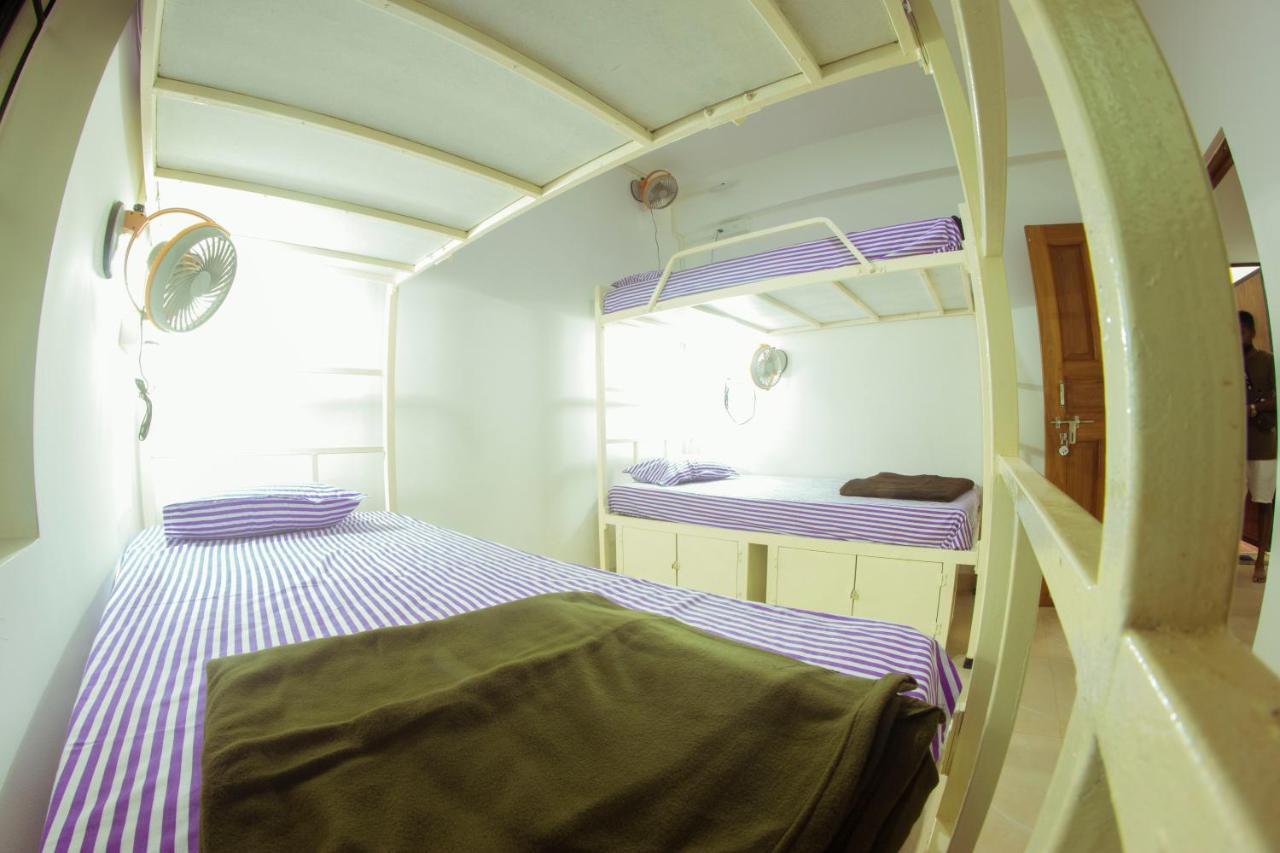 קנדולים Bonds Hostel מראה חיצוני תמונה