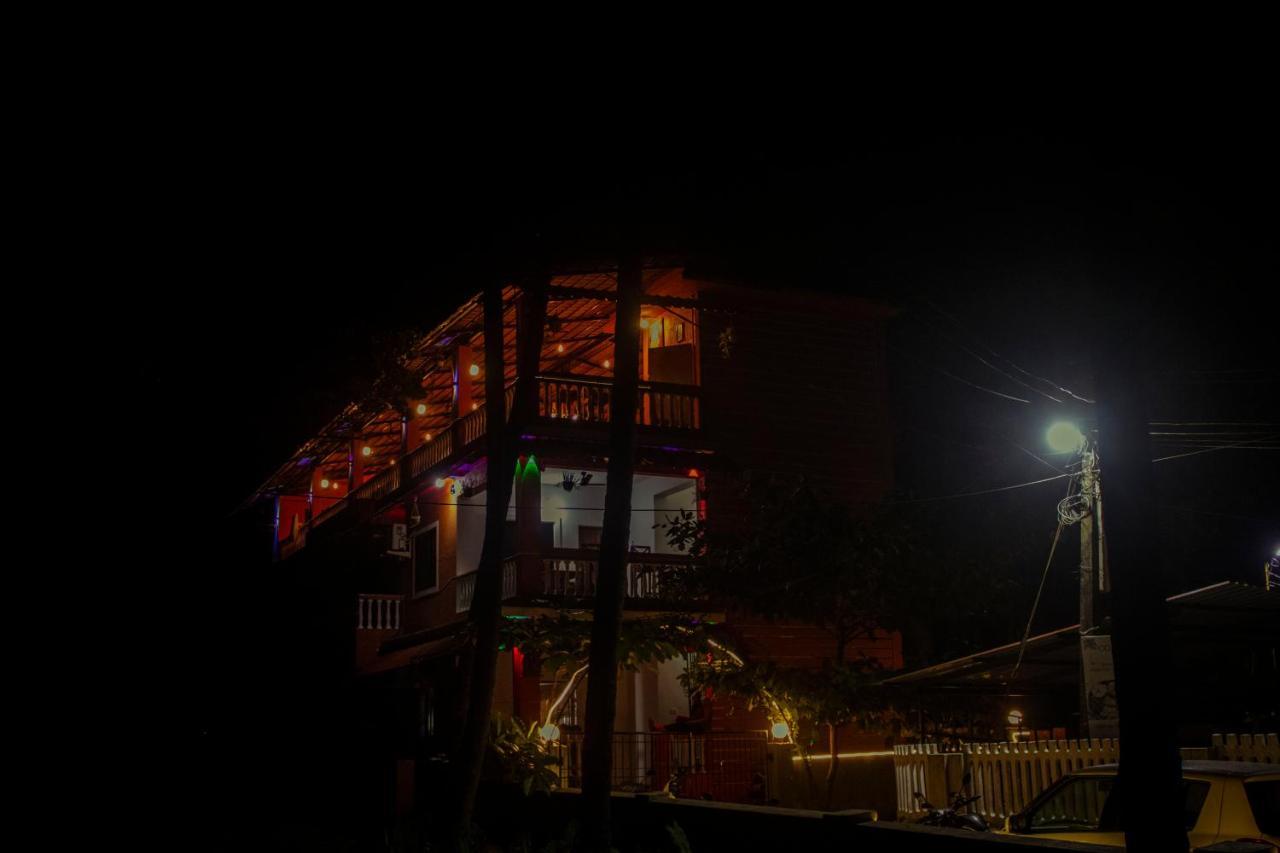 קנדולים Bonds Hostel מראה חיצוני תמונה